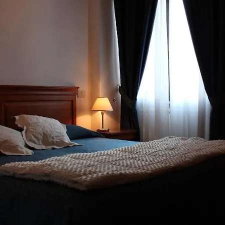 ホテル Napoleon ポントレーモリ