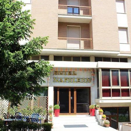 Napoleon ホテル