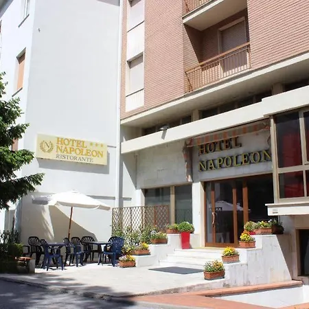 Napoleon ホテル